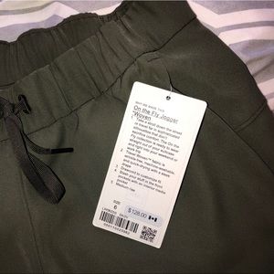 Lululemon On the Fly Joggers